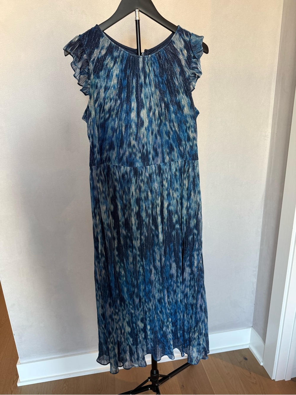 Adrianna Papell Blue Printed Flutter-Sleeve Midi Dress